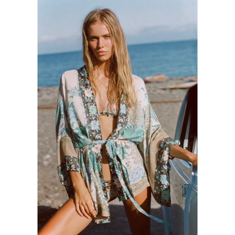 Cloud Dancer Porcelain Short Kimono/Robe/Cover Up - Picture 2 of 8